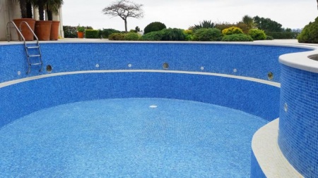 R&eacute;novation de piscine &agrave; Saint-P&eacute;-de-L&eacute;ren : &eacute;tapes et conseils